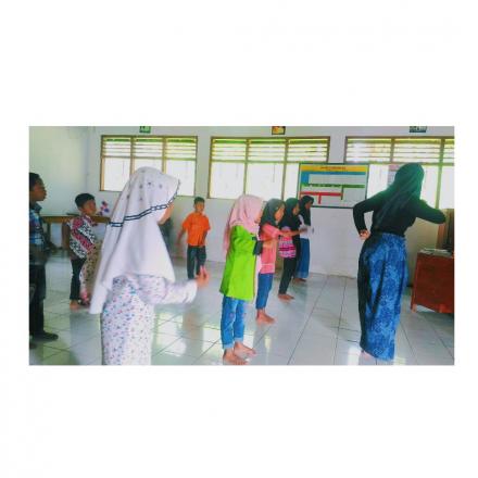 PELATIHAN SENI TARI OLEH KKN UST KORIPAN I DLINGO