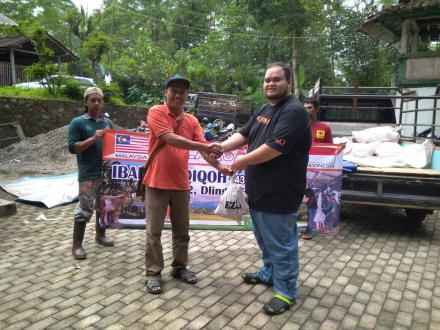 PEMBAGIAN DAGING AQIQOH DI POKOH 2 DLINGO BANTUL
