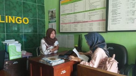 MAHASISWA UGM BERKUNJUNG KE DLINGO MELAKSANAKAN PENELITIAN PENGGUNAAN WEBSITE DESA