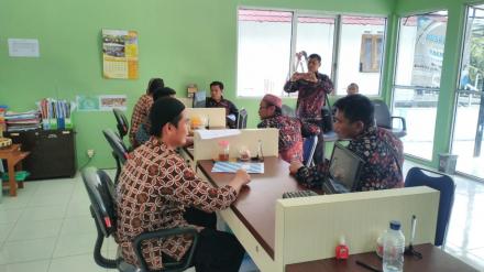 STUDY BANDING DARI DESA GULON MUNTILAN KE DESA DLINGO