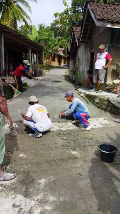 COR BLOK JALAN PADAT KARYA POKOH I RT 4 DLINGO