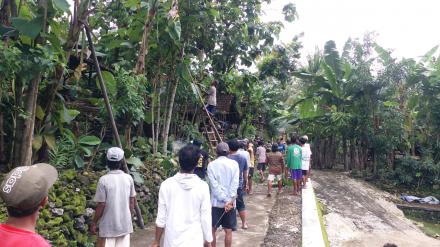 KEGIATAN GUGUR GUNUNG WARGA DUSUN KEBOSUNGU I DLINGO