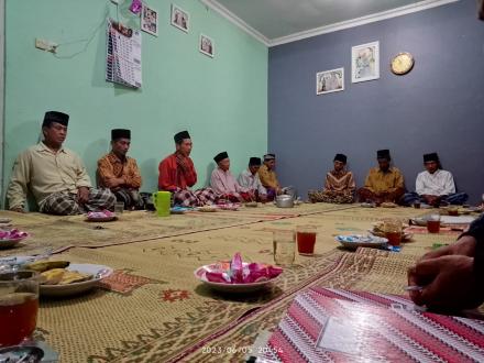 Pertemuan Dan Arisan Rutin RT 04 Kebosungu 1 