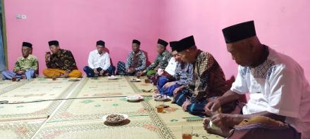 PERTEMUAN DAN ARISAN RUTIN RT 02 KEBOSUNGU I