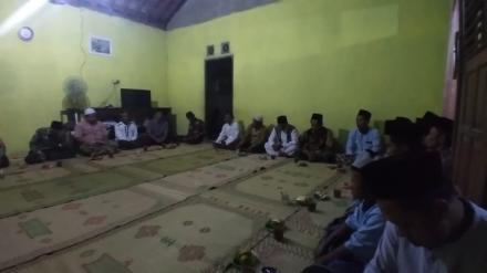MAJELIS DZIKIR DAN SHOLAWAT DI RUMAH BAPAK RT 02 KEBOSUNGU I 