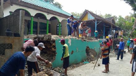 KERJA BAKTI WARGA POKOH I