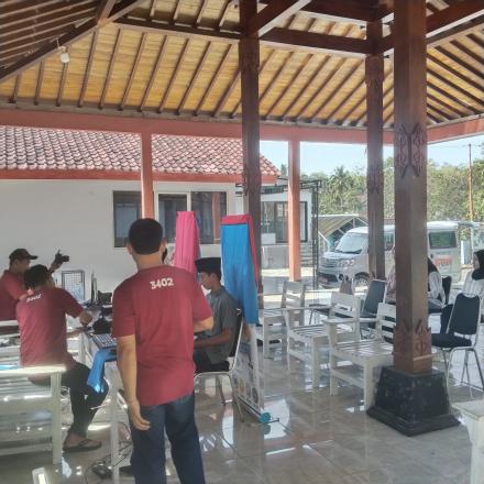 JEMPUT BOLA PEREKAMAN E-KTP BAGI WARGA KALURAHAN DLINGO